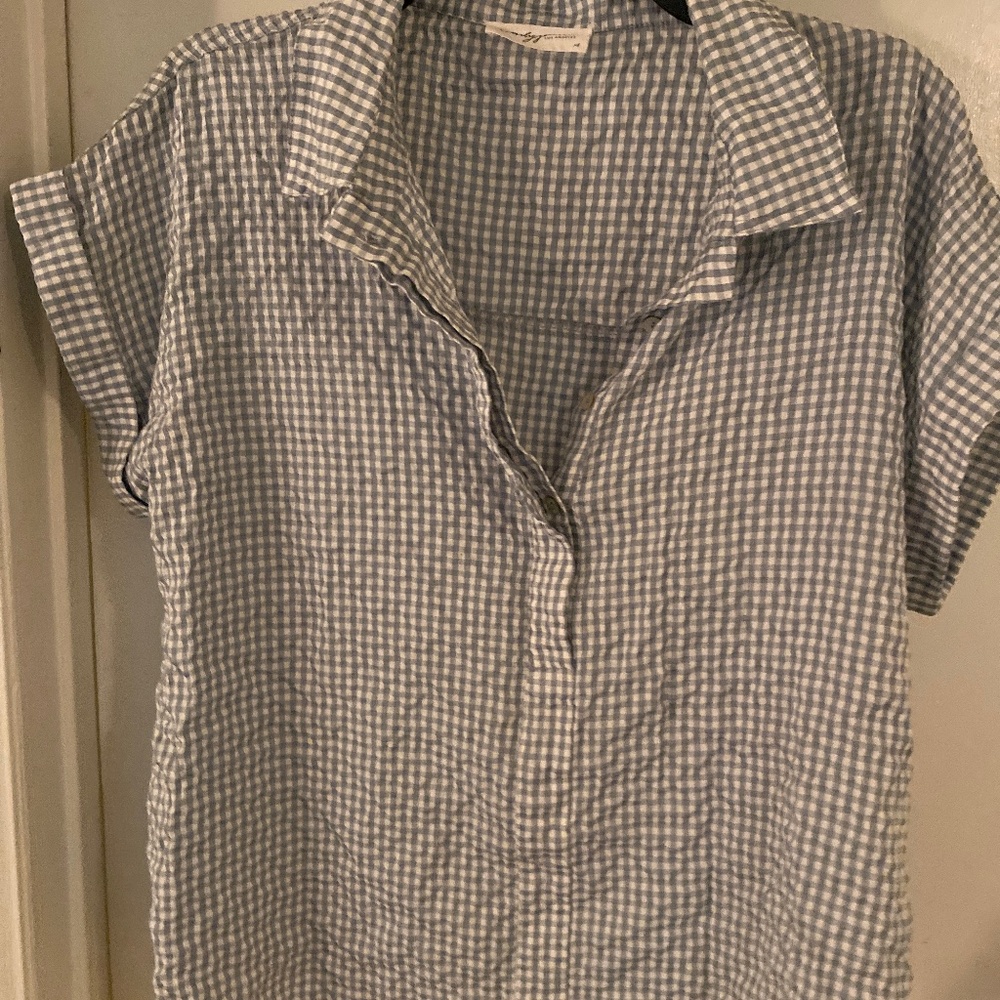 Lewis top